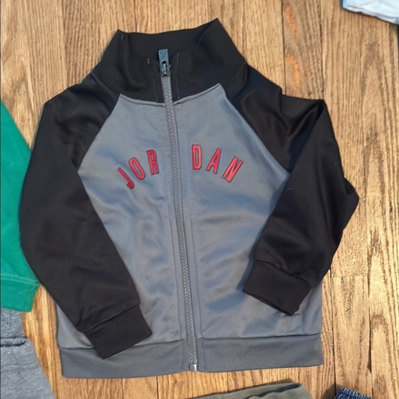 Assorted Baby Clothing Set - Picture 15 of 16